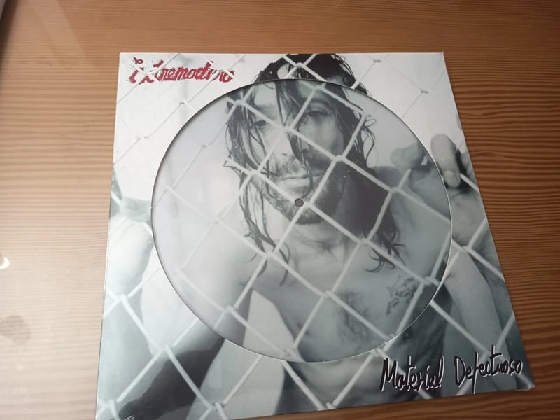 Precintado !! Vinilo en formato picture disc del álbum Material Defectuoso de Extremoduro.