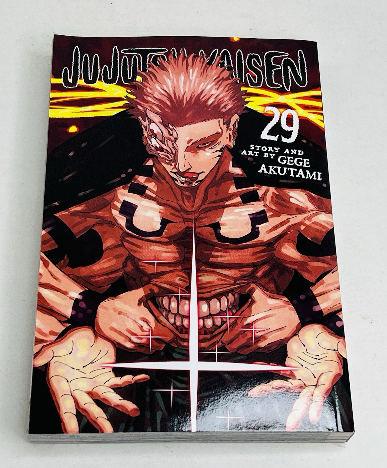 Jujutsu Kaisen volume 29 di Gege Akutami copertina morbida manga fumetto bianco e nero