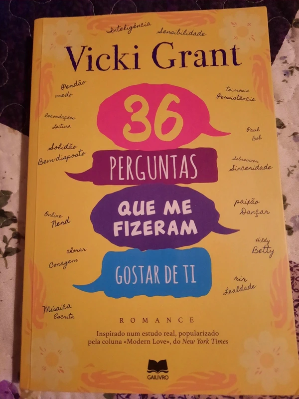Livro "36 Perguntas que me fizeram gostar de ti"
