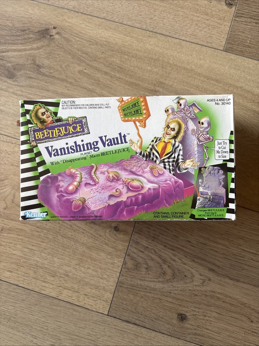 Kenner Beetlejuice Vanishing Vault Playset con Micro Beetlejuice Scomparsa