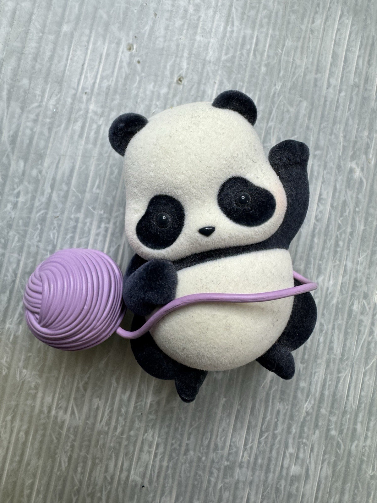 52Toys Panda Roll personaggio floccato Panda come gatto