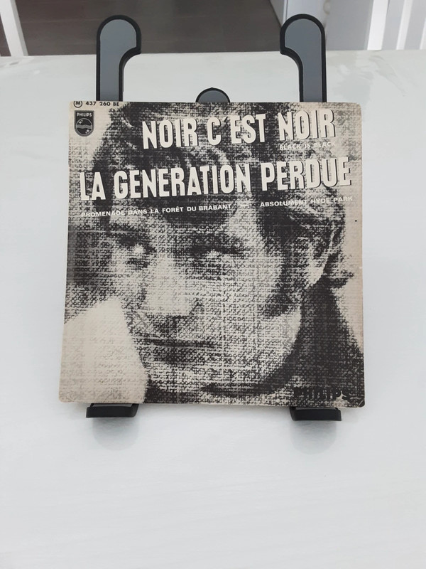 Johnny hallyday, noir c'est noir