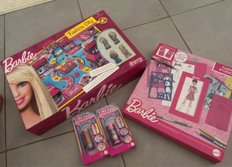 Lot Barbie