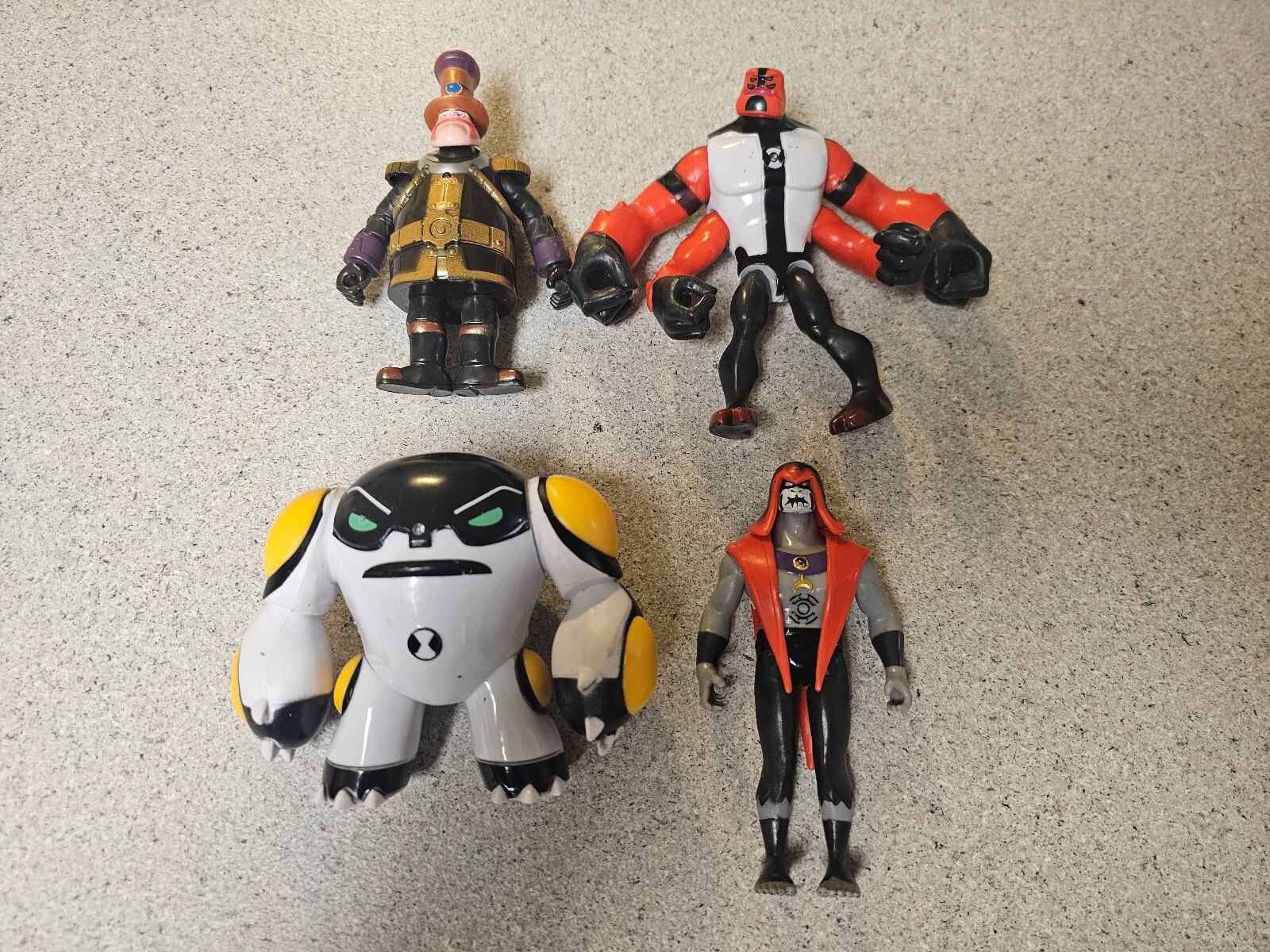 Lotto di 4 action figure Ben 10 Playmates 2017. PULITO