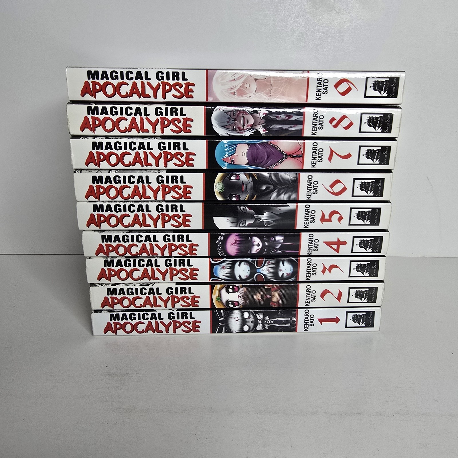 Lotto set manga inglese Magical Girl Apocalypse Vol 1-9