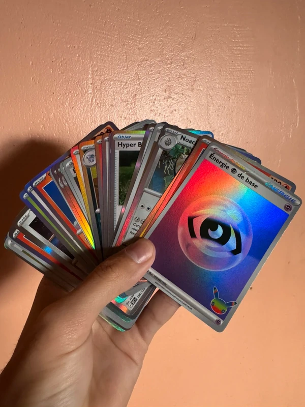Lot 30 cartes Pokémon 30 ans (30C) FR – toutes brillantes