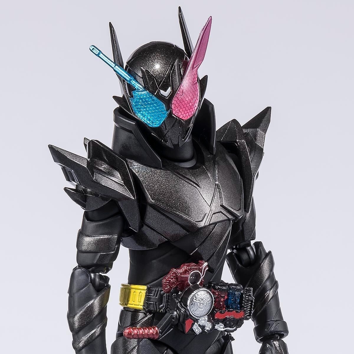 Modellino S.H.Figuarts KAMEN RIDER BUILD CONITTANK HAZARD FORM HEISEI GENERATION