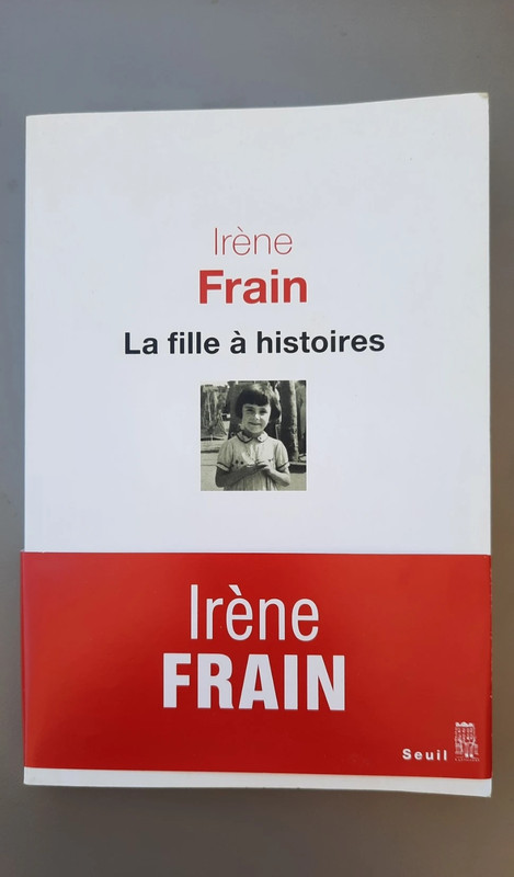 La fille à histoires