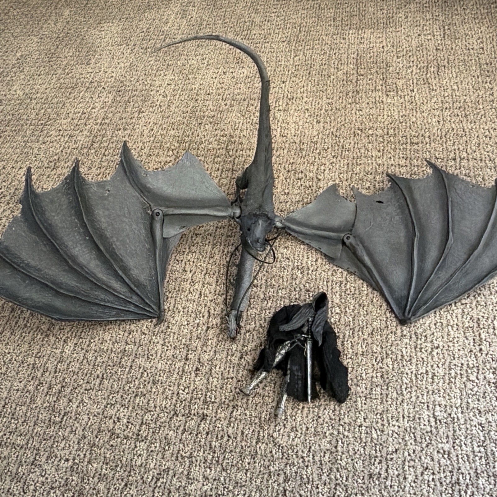 Lord of the Rings Fell Beast Ringwraith Figure with Rider King Ringwraith