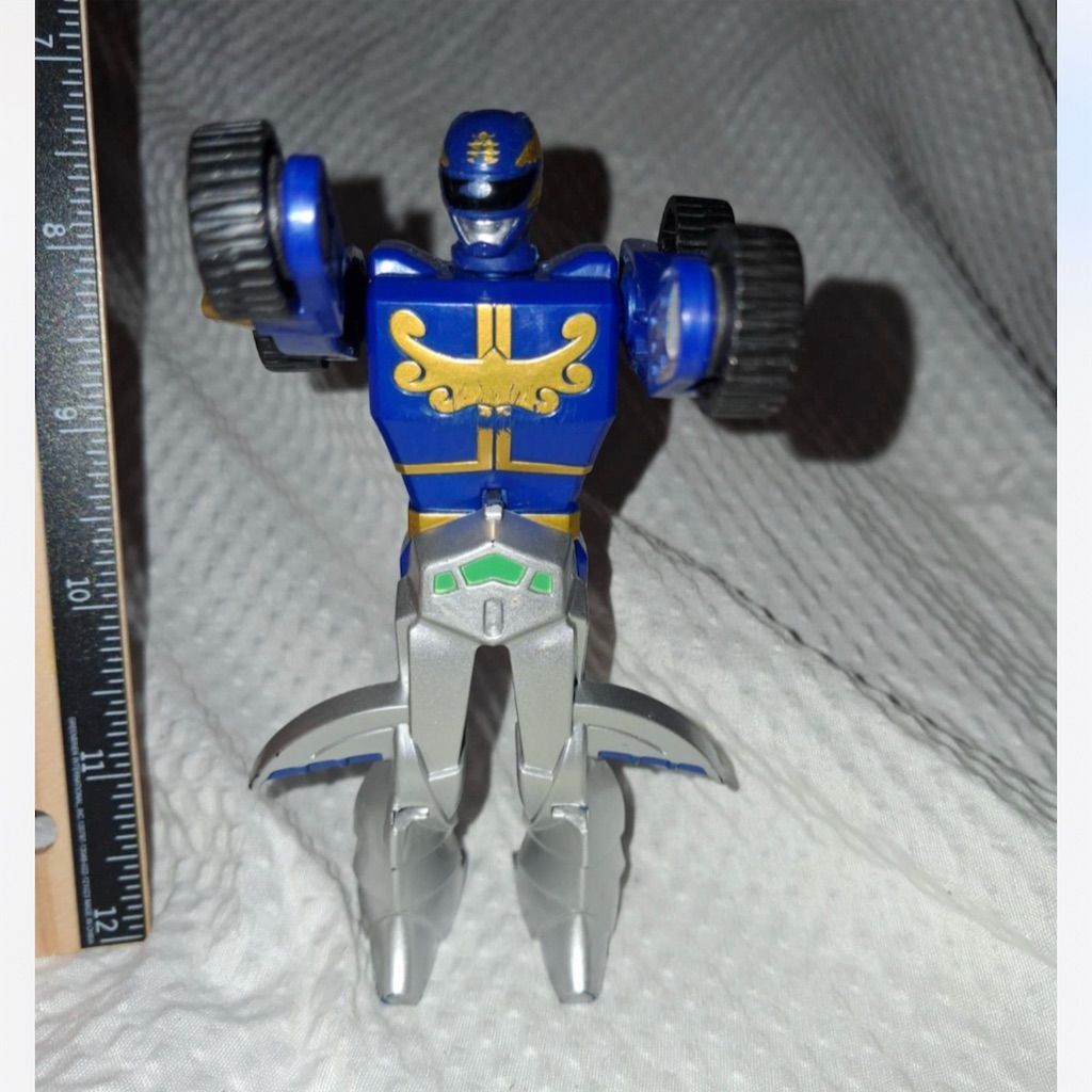 Modellino Power Rangers Megaforce Blue Ranger di Bandai 2014