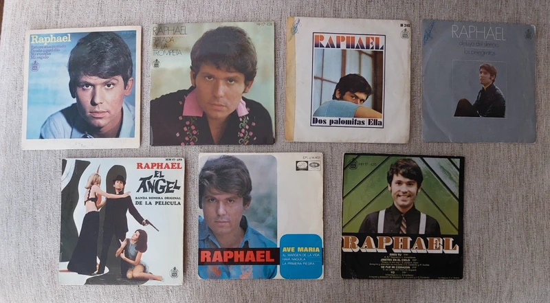 Siete discos de vinilo singles de Raphael