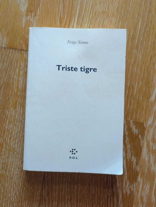 Livre triste tigre de Neige SINO