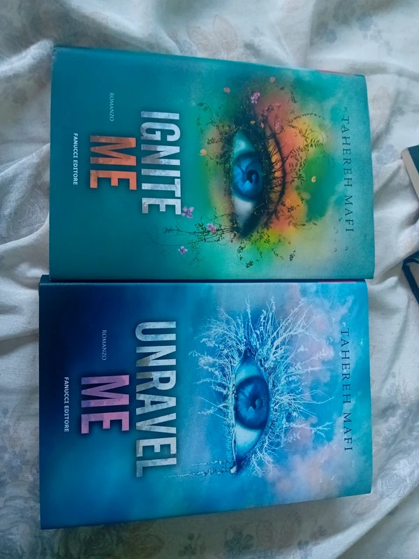shatter me: ignite me unravel me