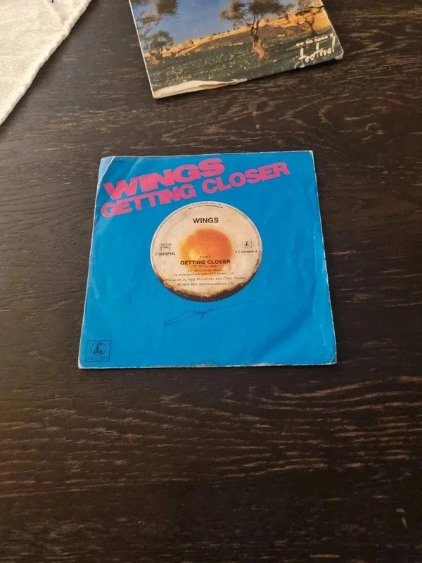 45 tours Vinyle Wings getting closer