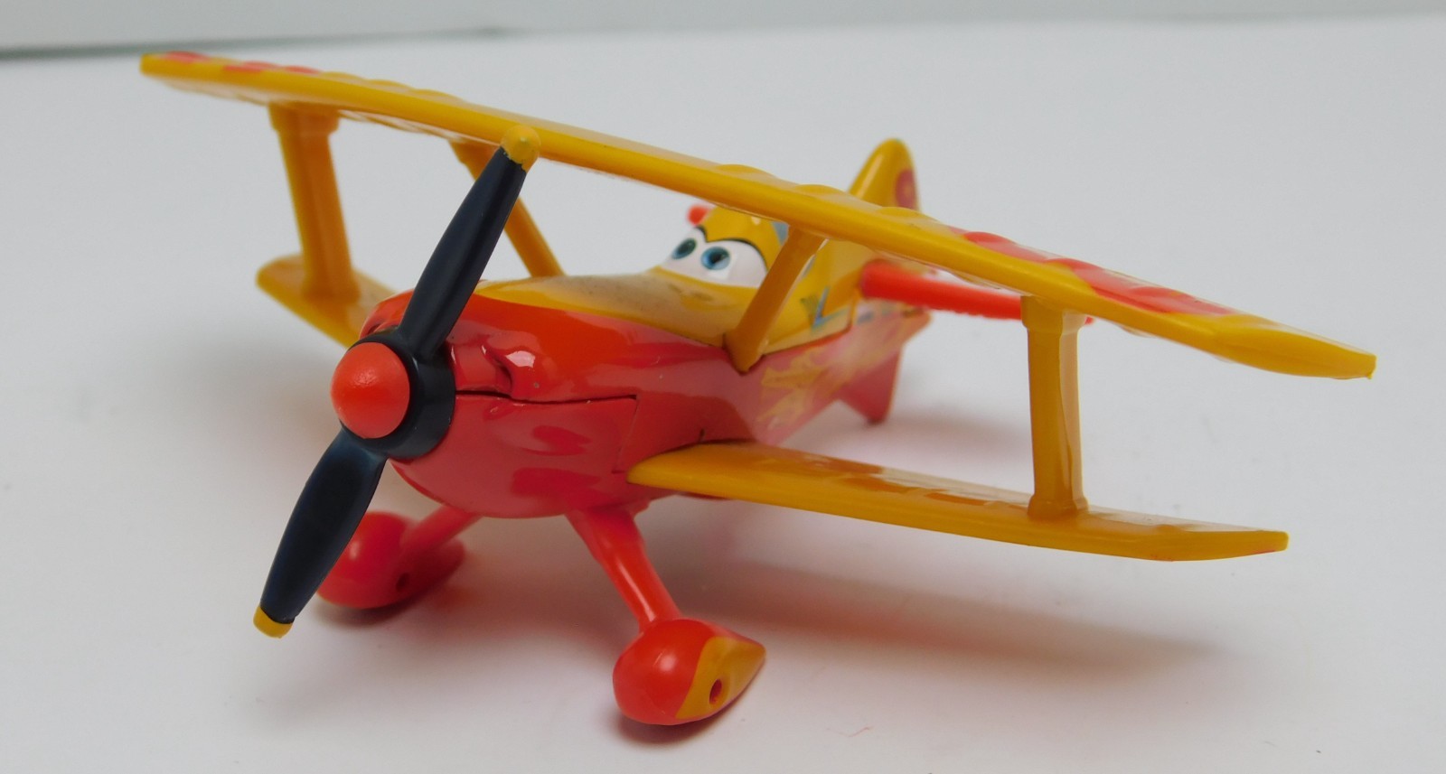 Sun Wing 8 Biplane Racer Giallo Rosso Disney Pixar Aerei Metallo Diecast 1:55 BDB87