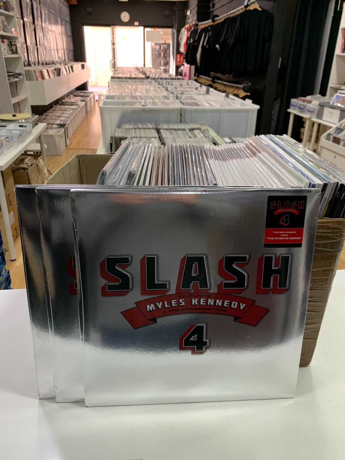 SLASH LP 4 MYLES KENNEDY 2022