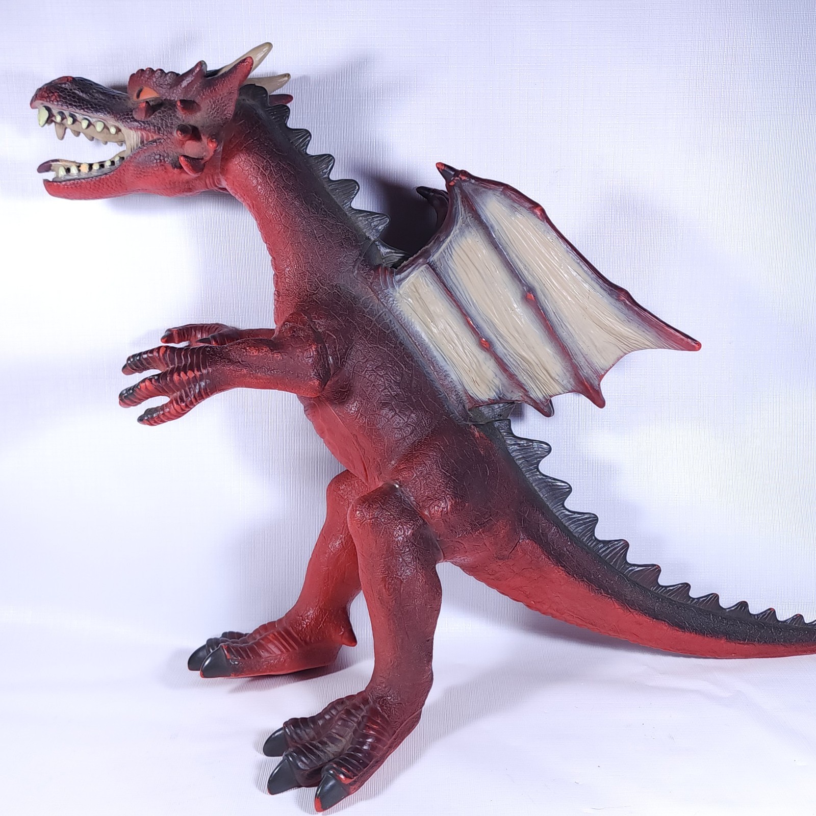 Toys R Us Red Dragon Maidenhead Large Fantasy Winged Figure Rubber 17" Tall