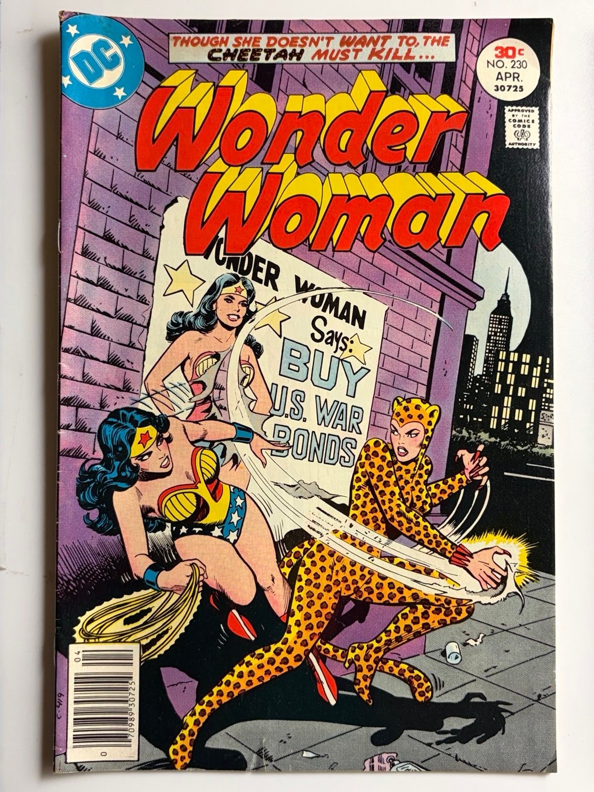 Wonder Woman #230 (1977) in 5.0 Ottimo/Bene - Spedizione illimitata