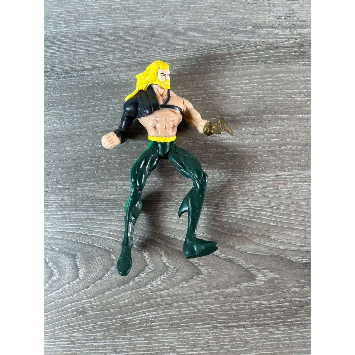 DC Comics Aquaman action figure mano gancio anni 90 stile gladiatore verde oro giocattolo