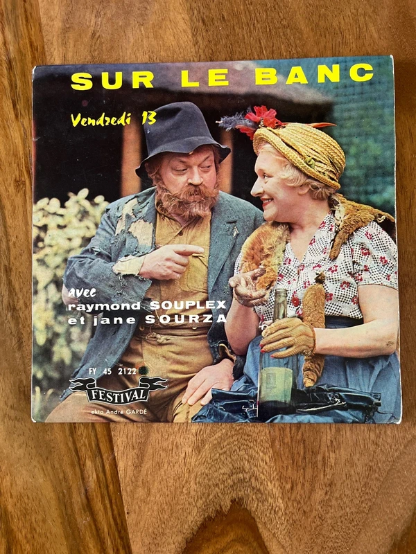 Vinyle 45 tours sur le banc