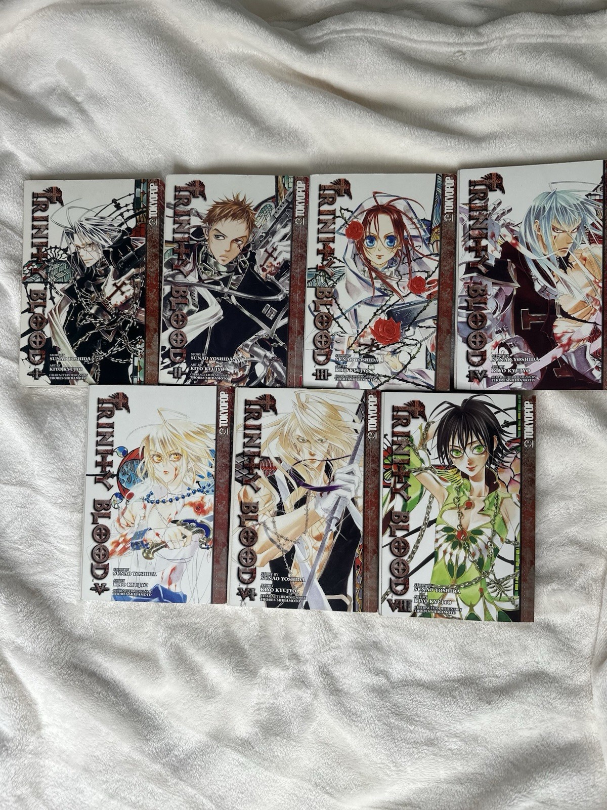 Trinity Blood Manga Edizione Inglese, Volumi 1-6, 8, di Kiyo Kujyo, Tokyopop