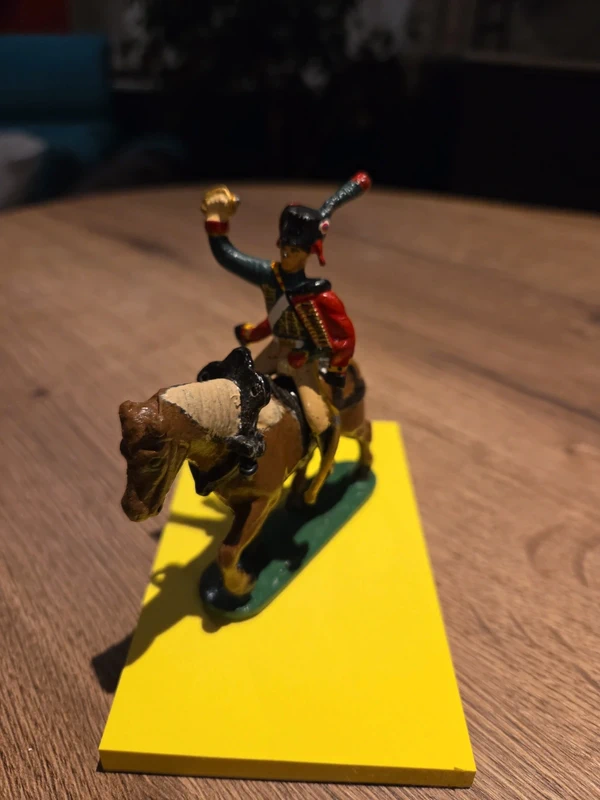 Soldat de plomb hussard français Napoléonien