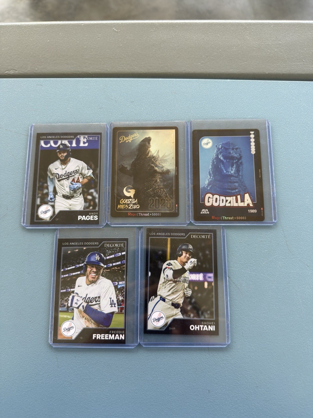 Lotto carte collezionabili Dodgers Godzilla 1954 Godzilla meno una SGA 2026