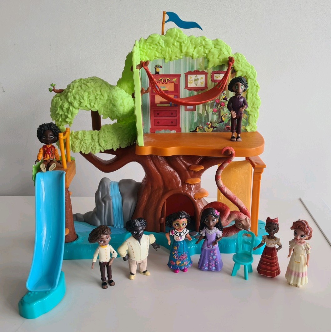 Disney Encanto Antonio Casa sull'Albero Playset e Pacchetto Personaggi Giocattolo Jakks