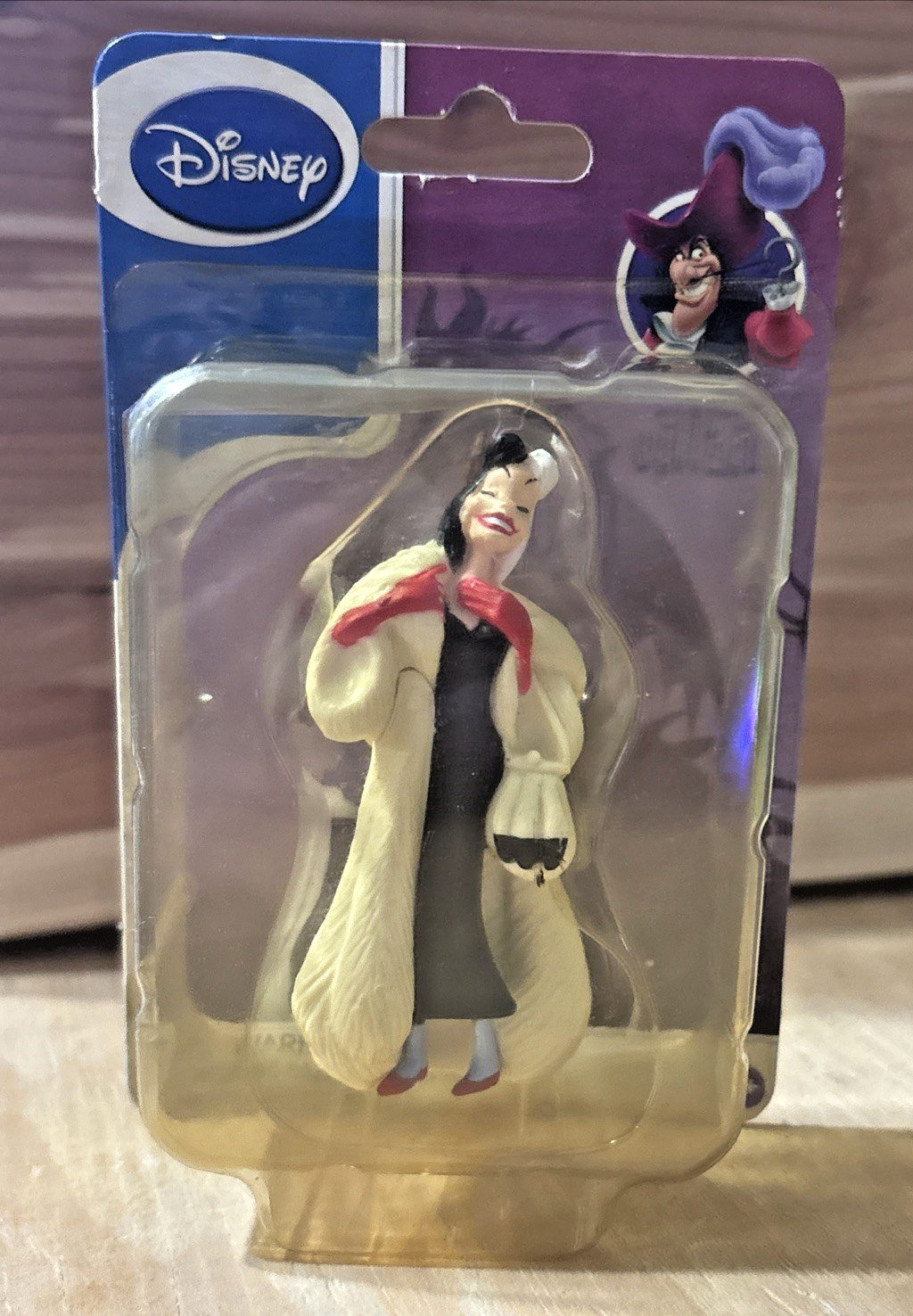 Disney Villains Figurine CRUELLA de VILLE 101 Dalmatians 3” Tall, Cake Topper