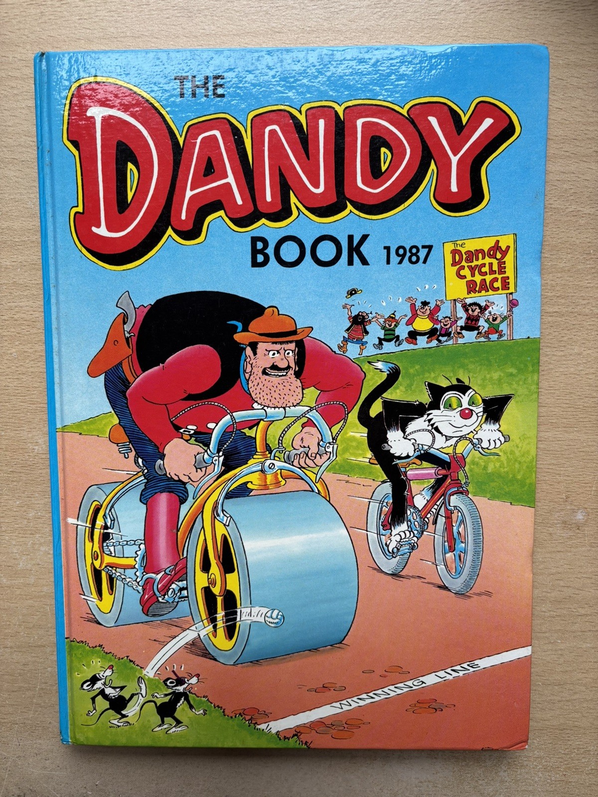 The Dandy Book 1987 Annual Excellent Condition ** Unclipped **