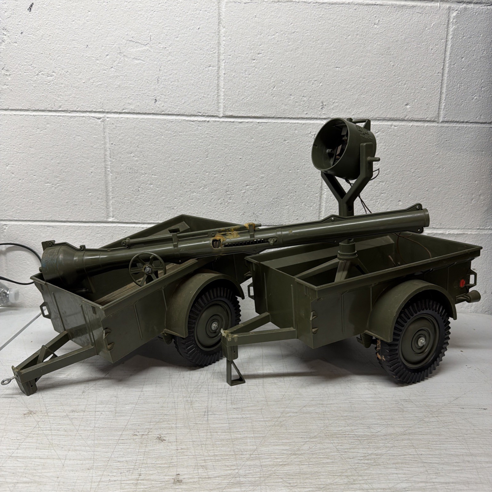 2x RIMORCHI GI JOE HASBRO vintage anni 60 serie 7000 con faretto e cannone!