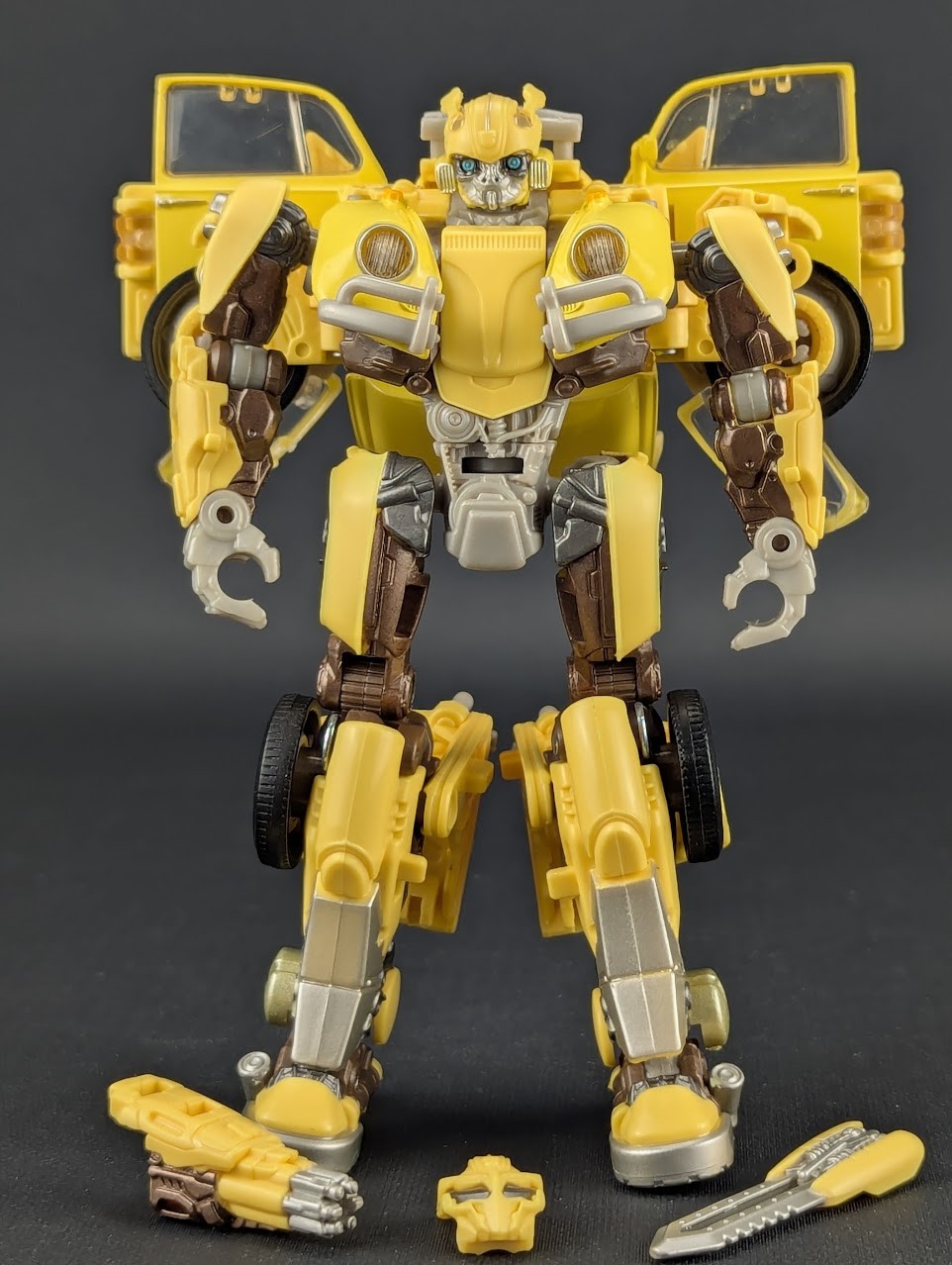 Transformers Premium Finish Bumblebee complete Takara SS-01 Studio Series