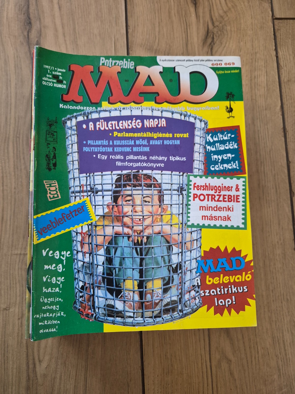 Foreign Comic Hungary - MAD + Kretén lot of 32x issues + postcards and posters