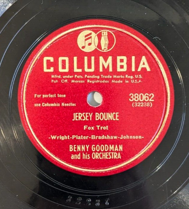 BENNY GOODMAN JERSEY BOUNCE / A STRING OF PEARLS 78 RPM surface chip lead-in B