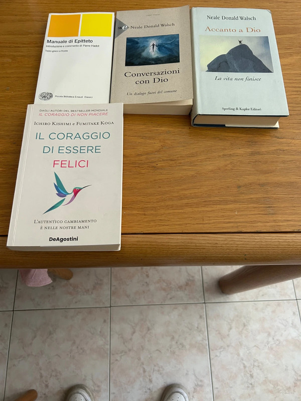 Lotto 4 Libri Crescita Personale e Filosofia - Epitteto, Kishimi, Walsch