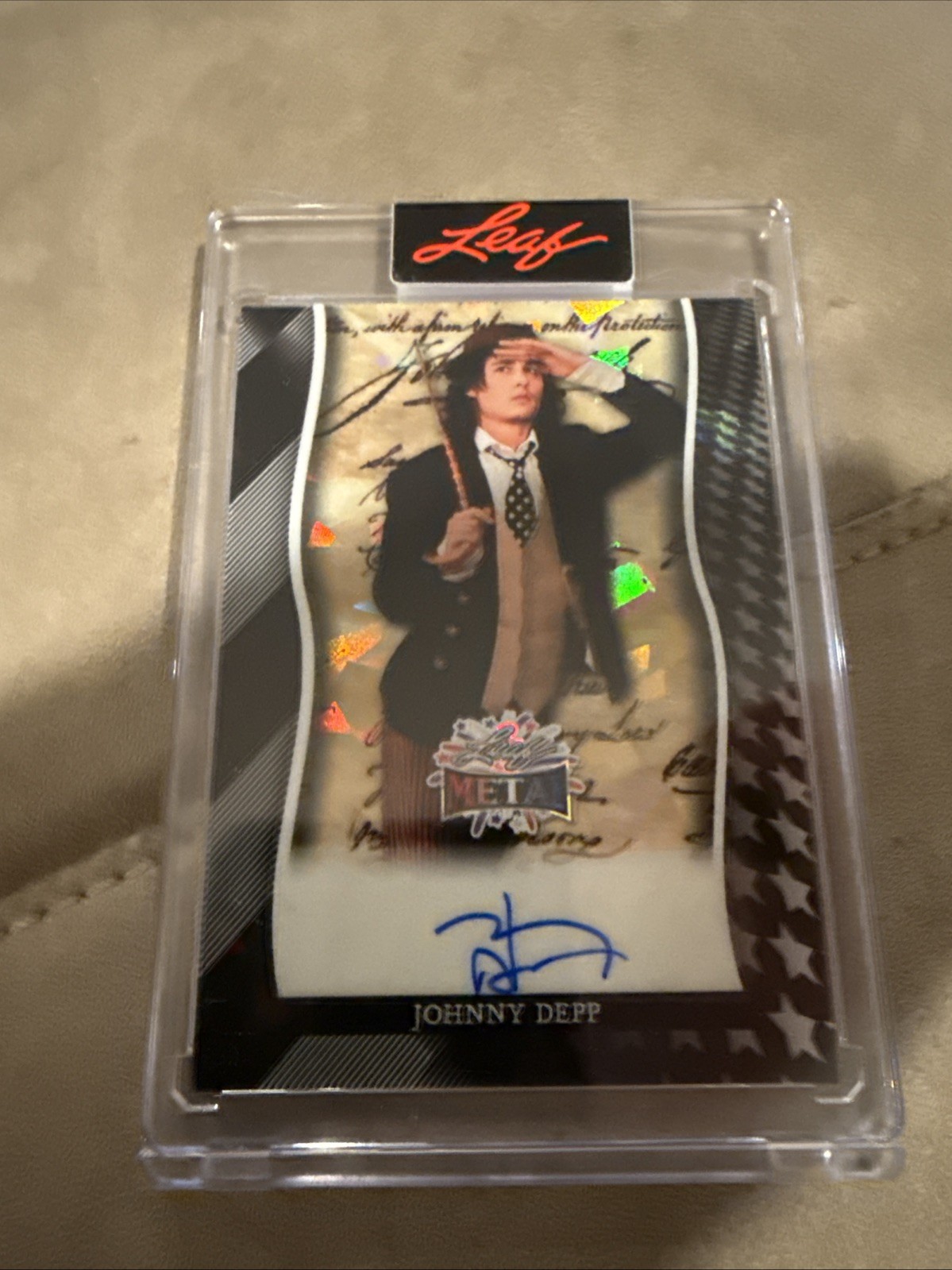 Autografo Johnny Depp 2026 Foglia Giorno dell'Indipendenza Bandiera Americana Cristallo 1/1