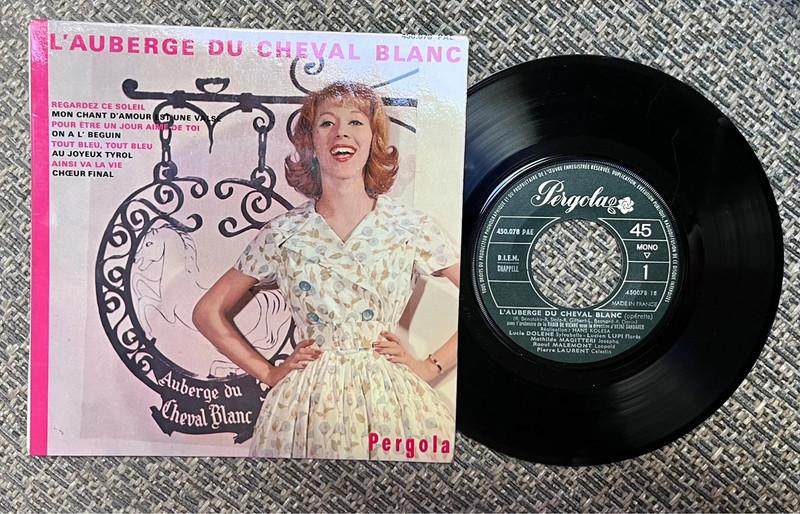 Lucie Dolène - L'Auberge Du Cheval Blanc