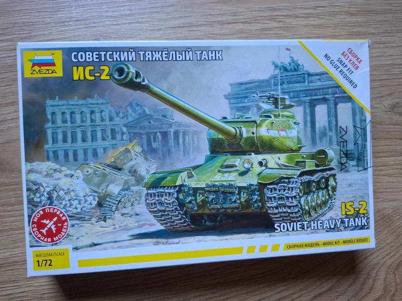 Zvezda 1/72 Joseph Staline 2 - JS 2 neuf