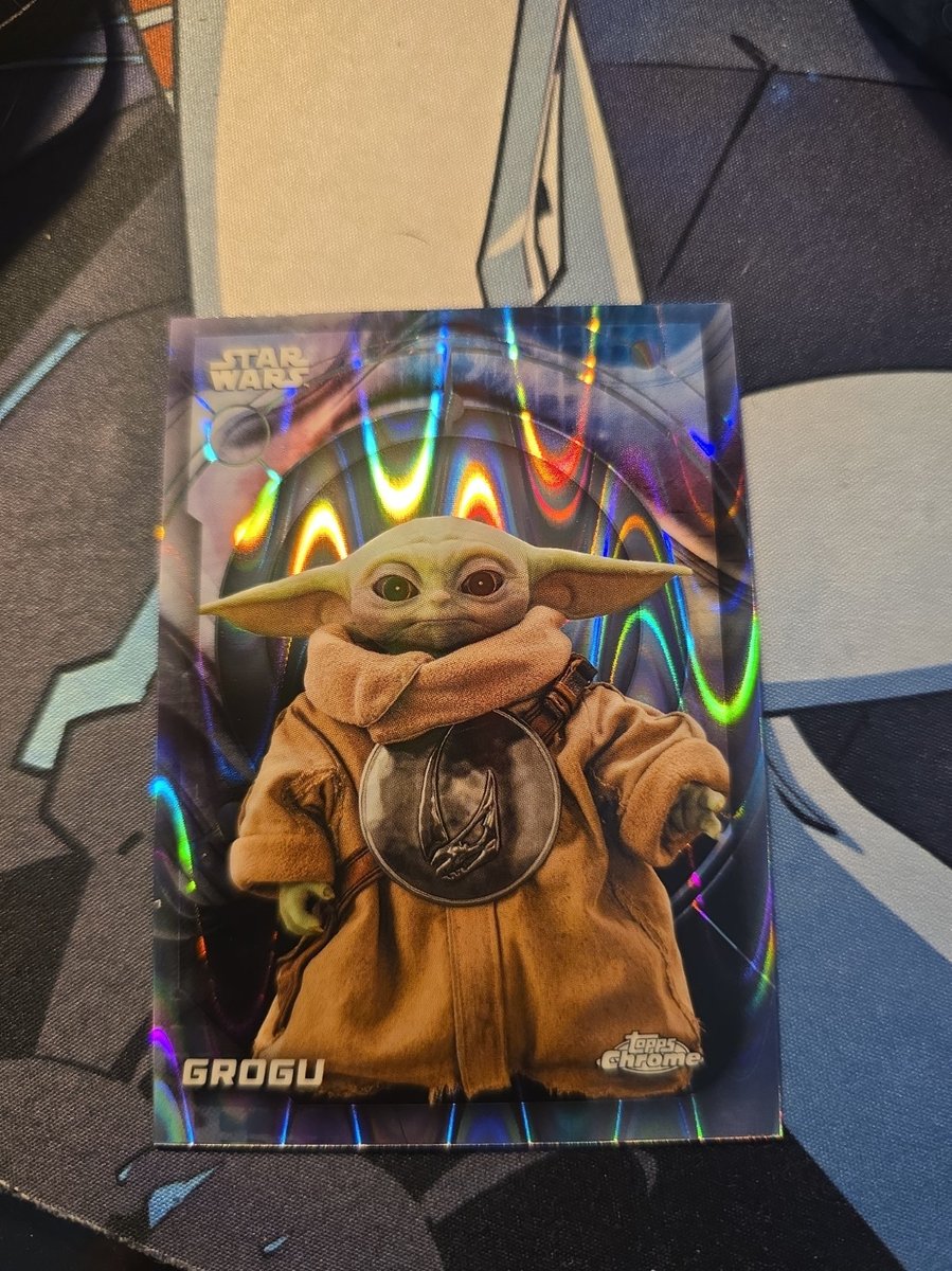 2026 Topps Chrome Star Wars Mandalorian & Grogu Raywave #32 Grogu Card