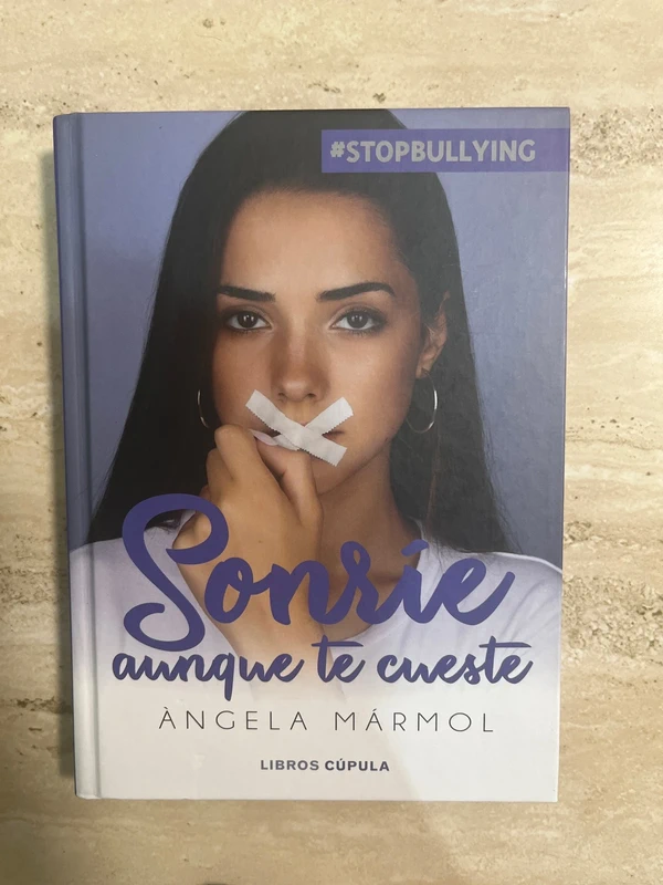 libro sonríe aunque te cueste Angela Mármol