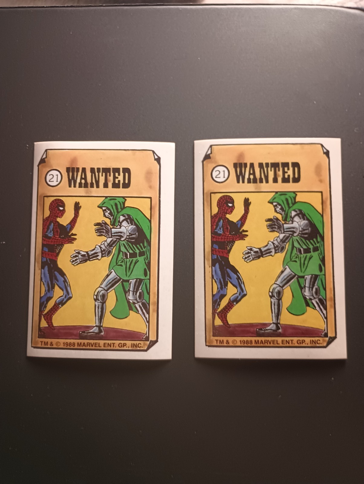 SPIDER MAN DOCTOR DOOM MARVEL WANT STICKER 1988 #21 CARD LOTTO 2 CARTE
