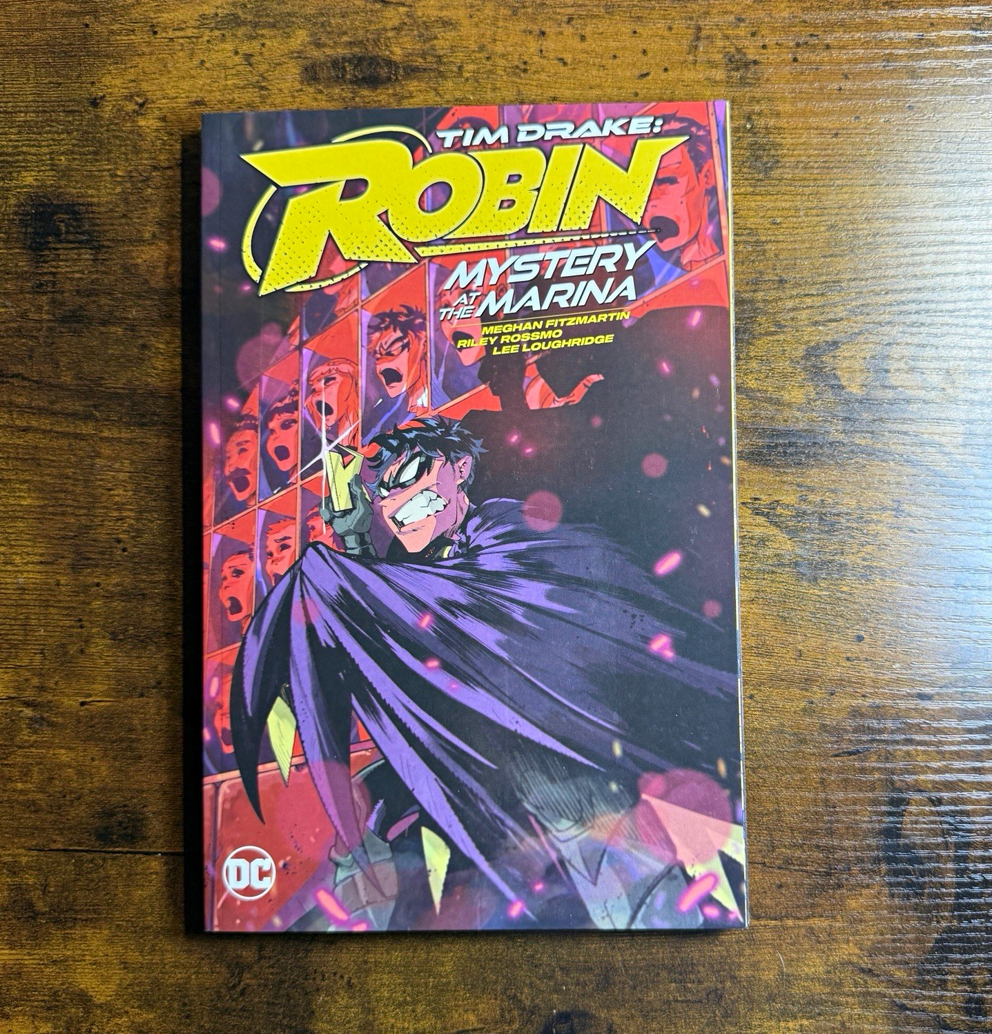 Tim Drake Robin Mystery at the Marina DC Comics graphic novel copertina morbida prima