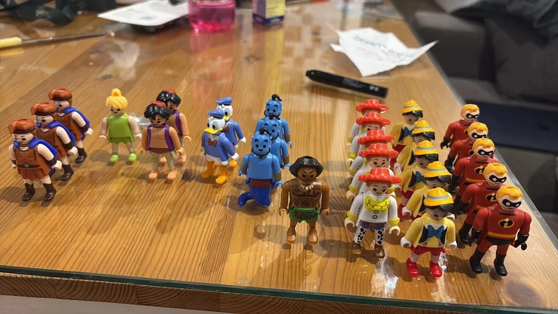 Muñecos Disney kinder