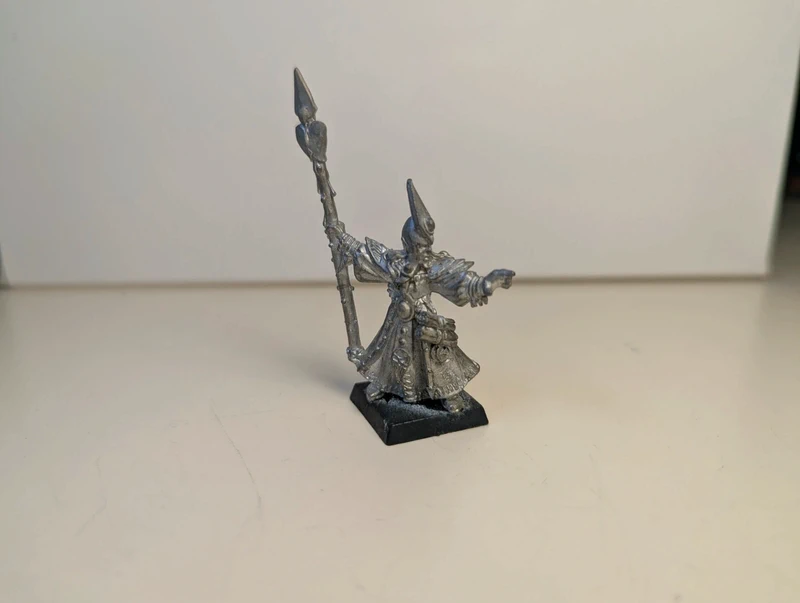 Warhammer sorcier elfe noir