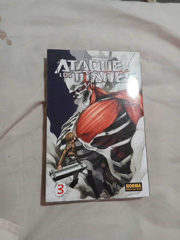 aot 3 (Cómic Manga) (Spanish Edition) - Isayama,Hajime