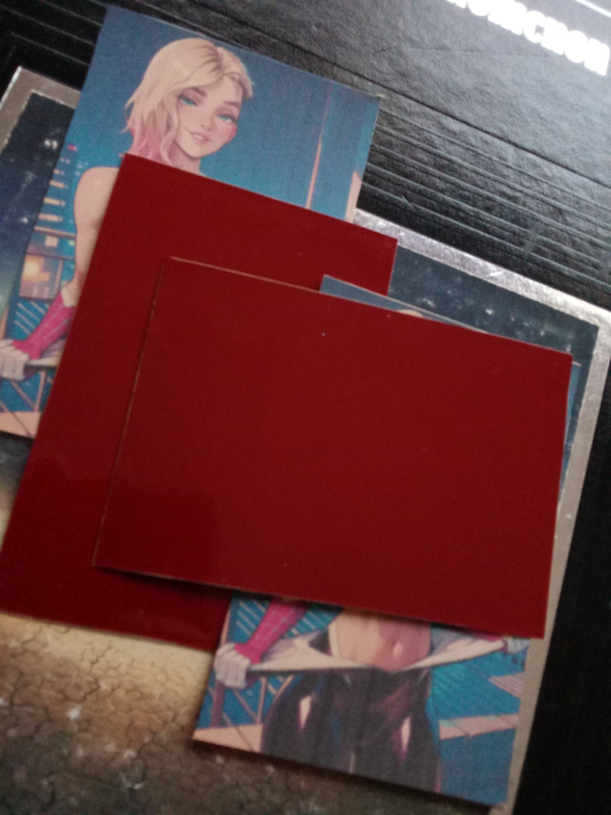 Waifu Spider Gwen Tetto Rosso Carta di Supporto
