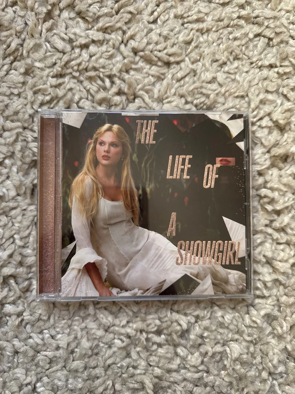 Taylor swift the life of a showgirl cd