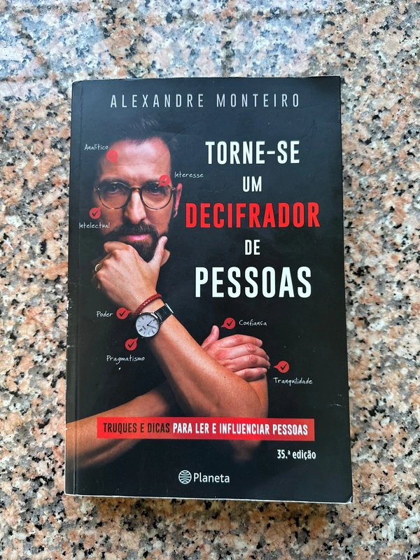 Livro Alexandre Monteiro