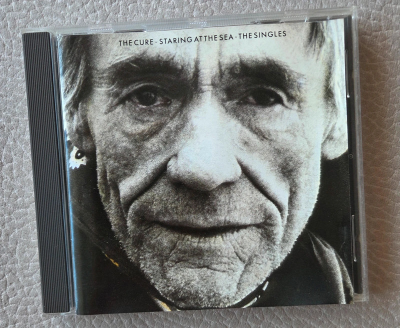 The Cure 🎸 CD Staring at the sea The singles