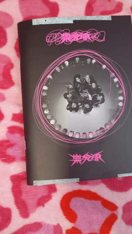Álbum Stray Kids Rock Star. Black ver.